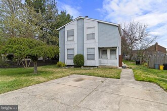 Building Photo - 8 Fanelli Ln