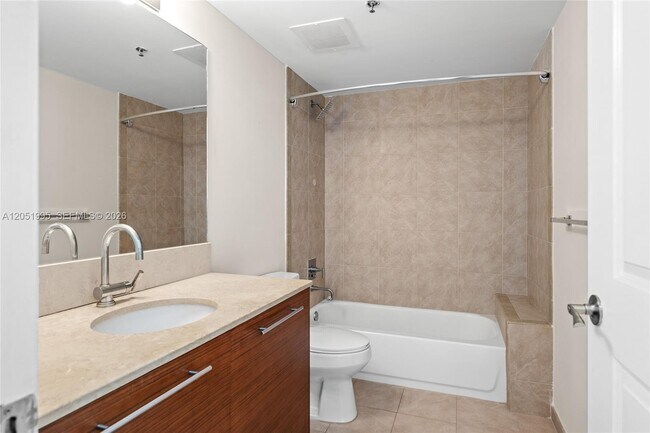 Building Photo - 2681 N Flamingo Rd