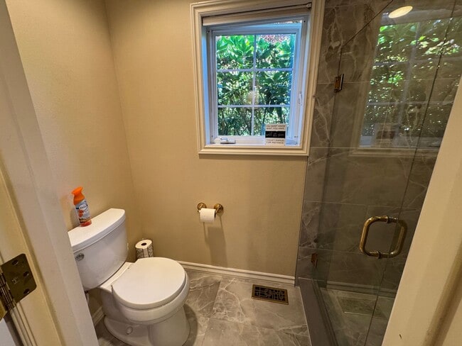 Building Photo - Room For Rent - Whatcom County Countryside