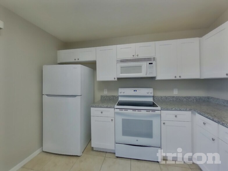 Building Photo - 10435 Blackmore Dr