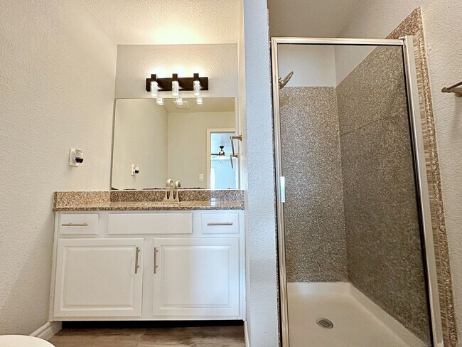 Building Photo - 5080 Indian River Dr