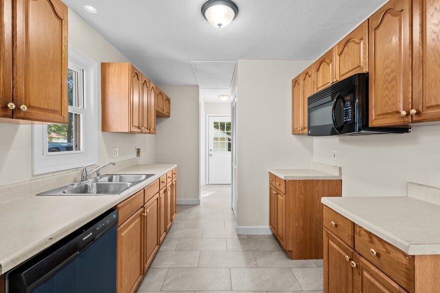 Building Photo - 5310 Winona Dr
