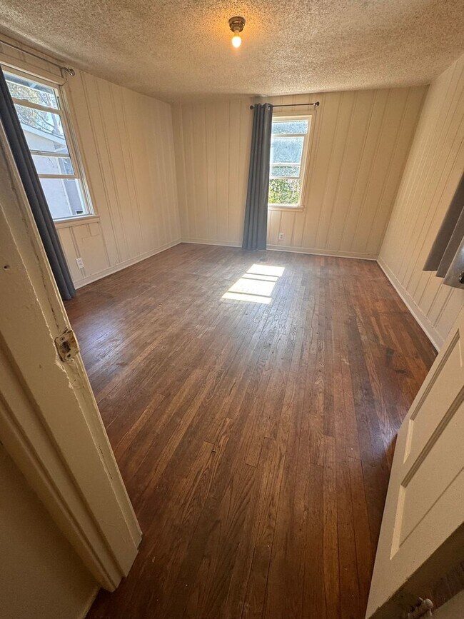 Building Photo - Spacious 5 Bed 2 Bath House near Cal Poly