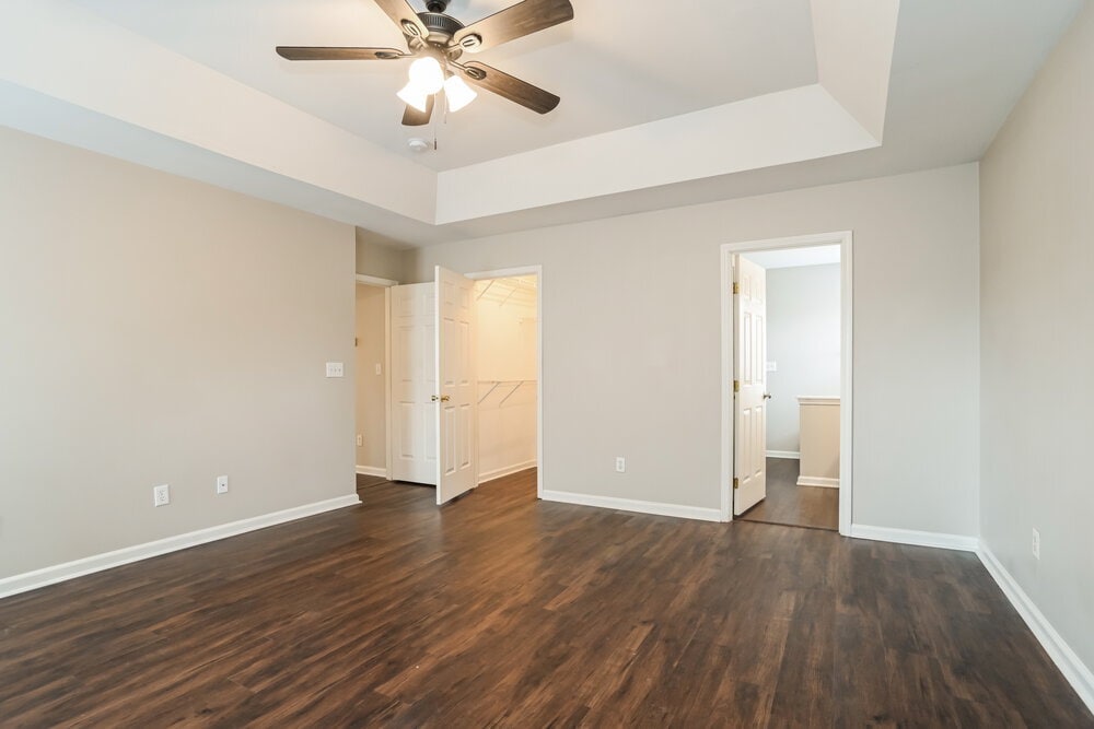 Building Photo - 6833 Tanners Creek Dr