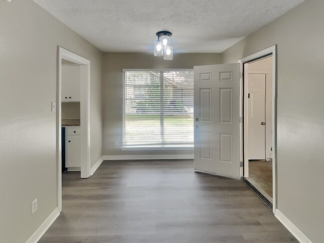 Building Photo - 10322 Antrim Ln