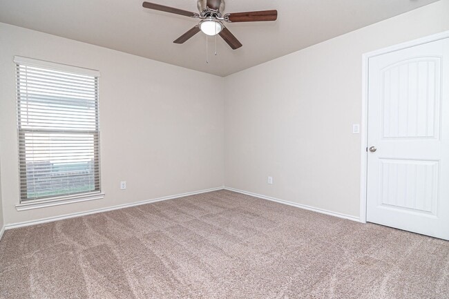 Building Photo - 1600 Rattler Ln