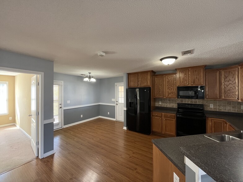 Building Photo - 209 Courthouse Ln