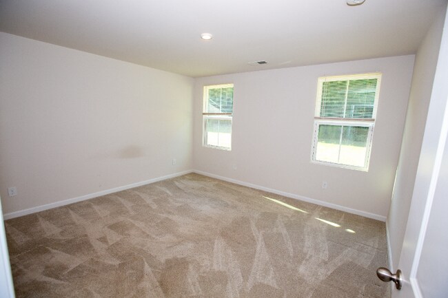 Building Photo - 209 Creighton Ridge Dr