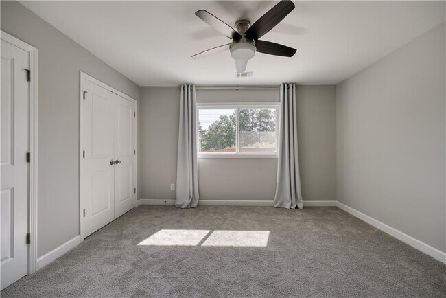 Building Photo - 2997 Whispering Hills Ct