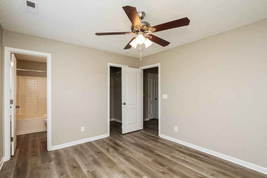 Building Photo - 141 Peterborough Dr