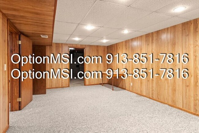 Building Photo - Welcome home to this charming two-story in South Woods subdivision