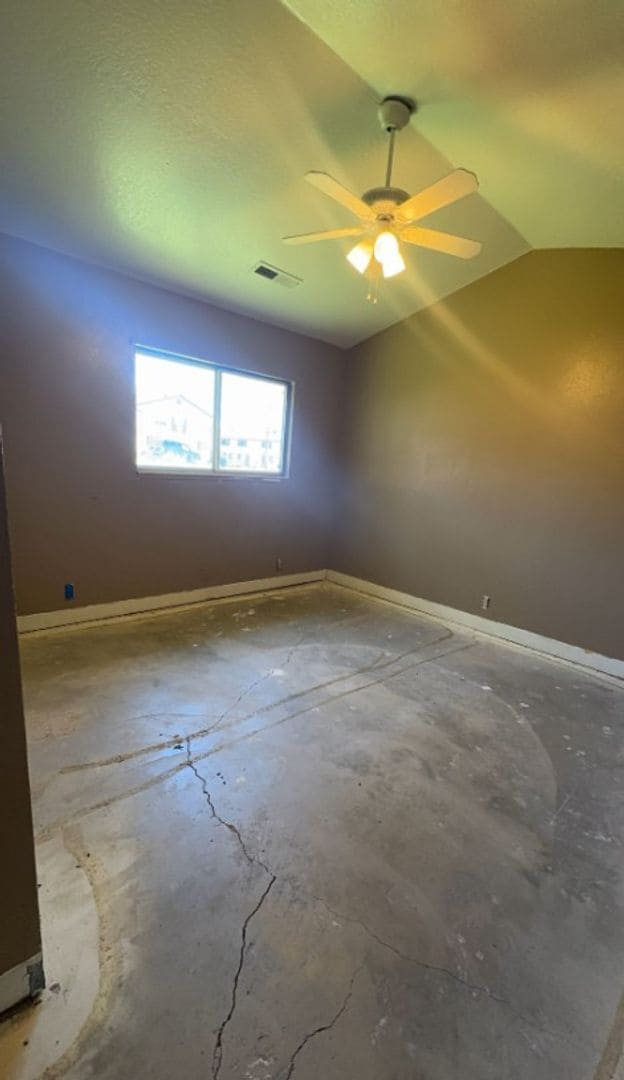 Building Photo - 585 S 225 W