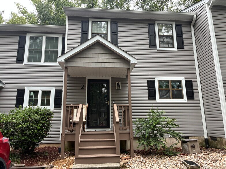 Building Photo - Room in Townhome on Willow Bridge Dr