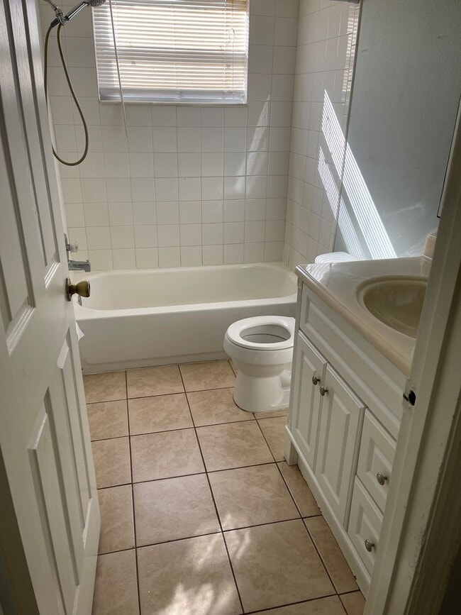 Building Photo - 7405 San Moritz Dr