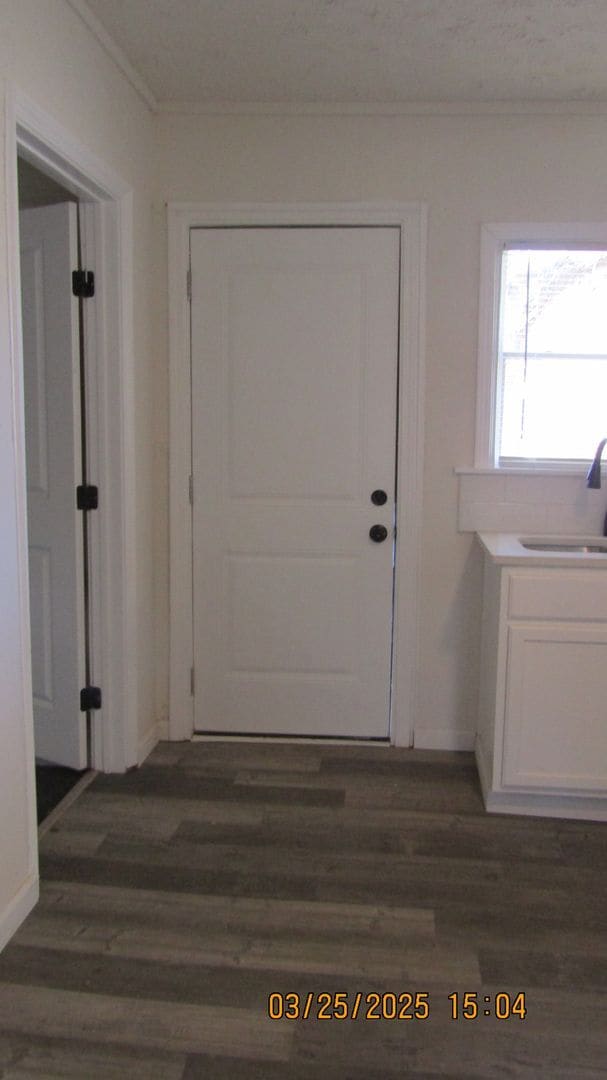 Building Photo - Newly renovated spacious cottage in Mountain View Subdivision!