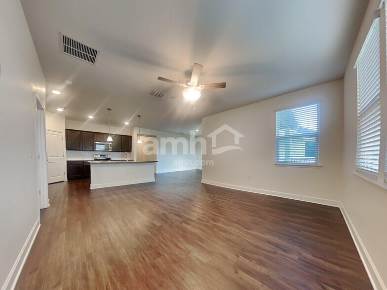 Building Photo - 3791 Lk Blf Lp