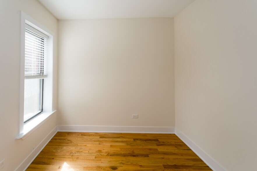 Building Photo - 3830 N Fremont