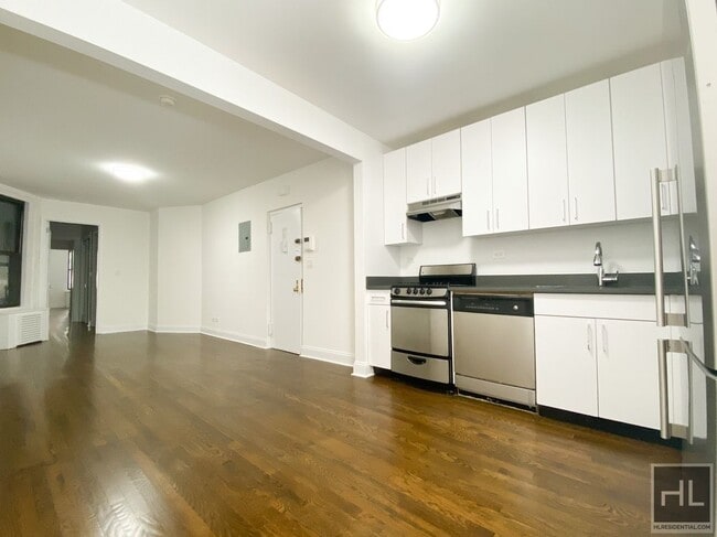 Building Photo - 234 E 89th St