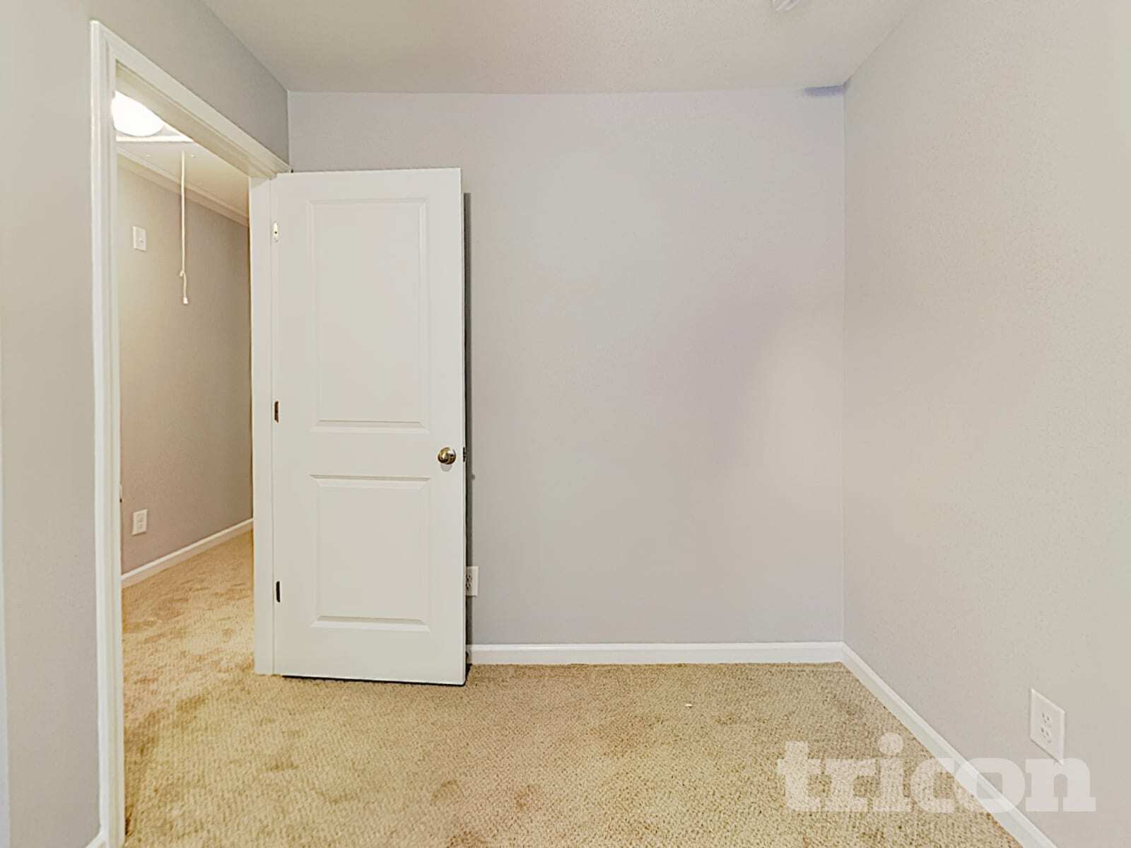 Building Photo - 3323 Lowland Dr