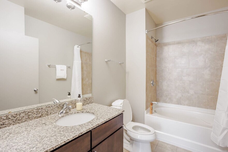 Building Photo - 121 E Freedom Way