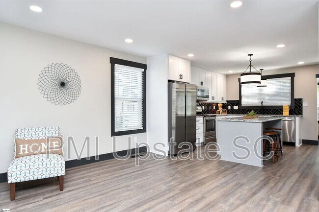 Building Photo - 105 McMakin Dr