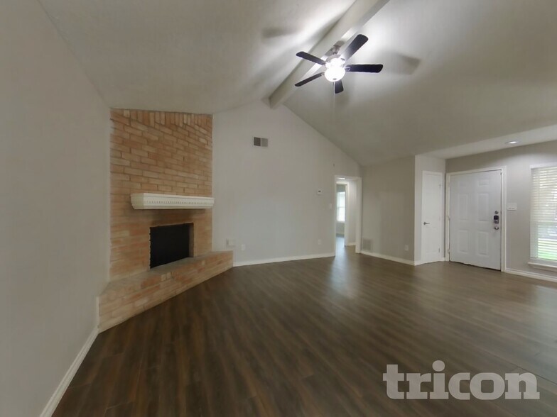 Building Photo - 15614 Fox Springs Dr