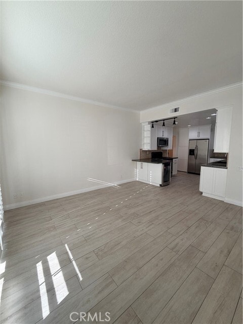 Building Photo - 21 Front Row Ln