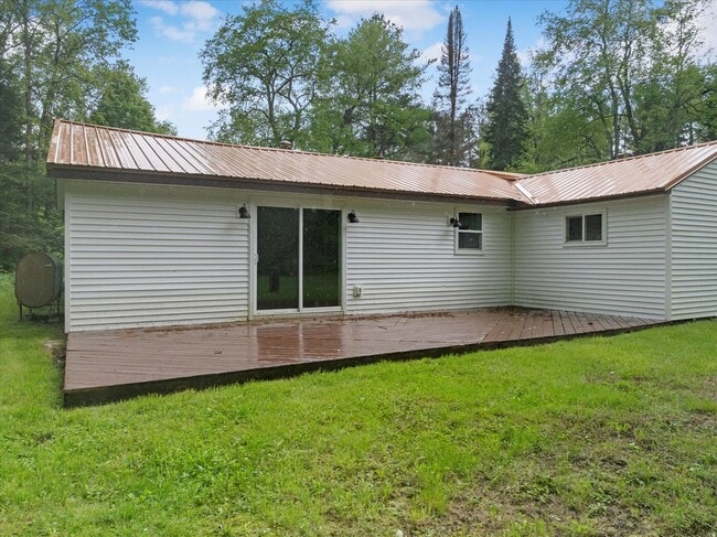 Building Photo - 4 bedroom 2 Bathroom Luxury Rental!