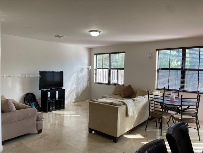 Building Photo - 10336 NW 70th Terrace