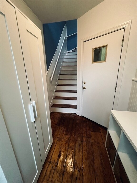 Building Photo - 7 Mullins Ct
