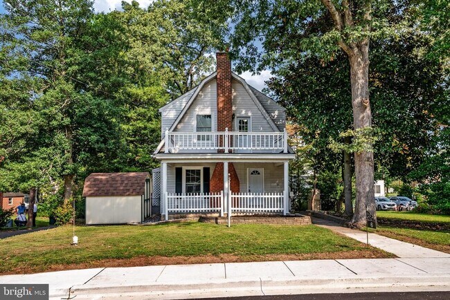 Building Photo - 6 Oak Ln SW
