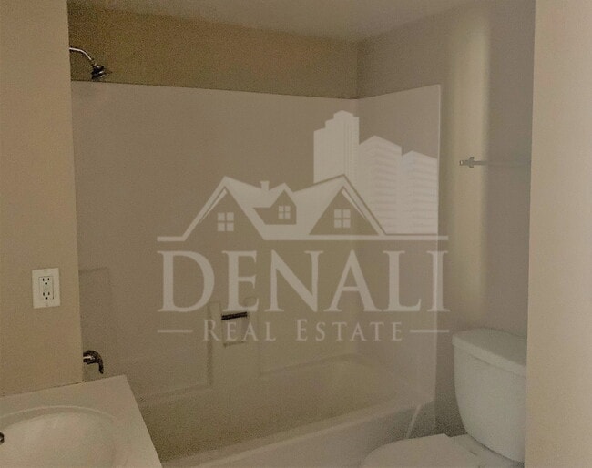 Building Photo - 2804 N 43rd Ave