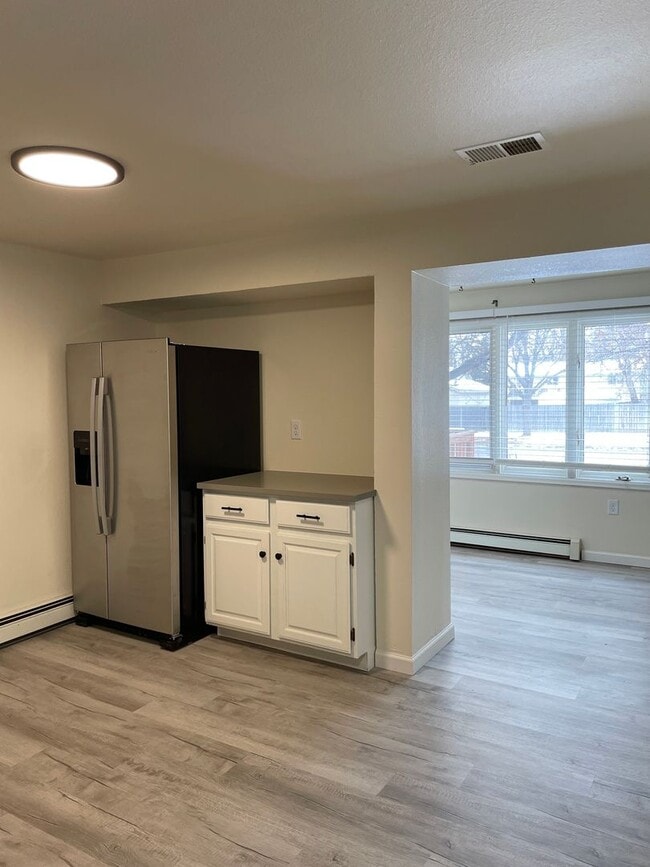 Building Photo - STUDENTS WELCOME! Spacious 3-Bedroom / 1-Bath Duplex w/ Fenced Backyard