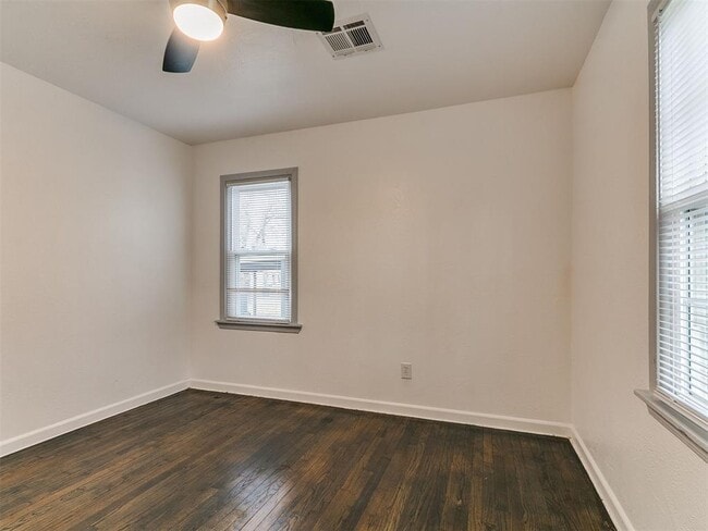 Building Photo - 1338 South Dr