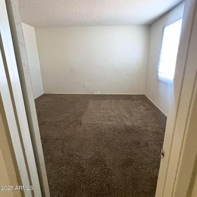 Building Photo - 2407 W Dunbar Dr