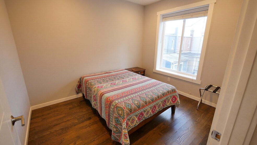 2nd bedroom - 831 3rd St NE