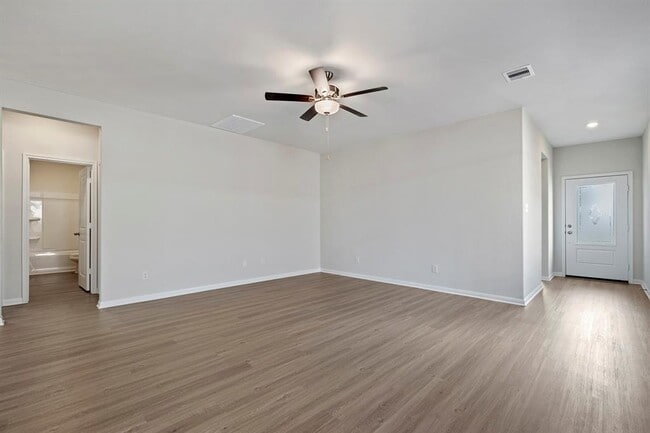 Building Photo - 1031 Rosewood Trl