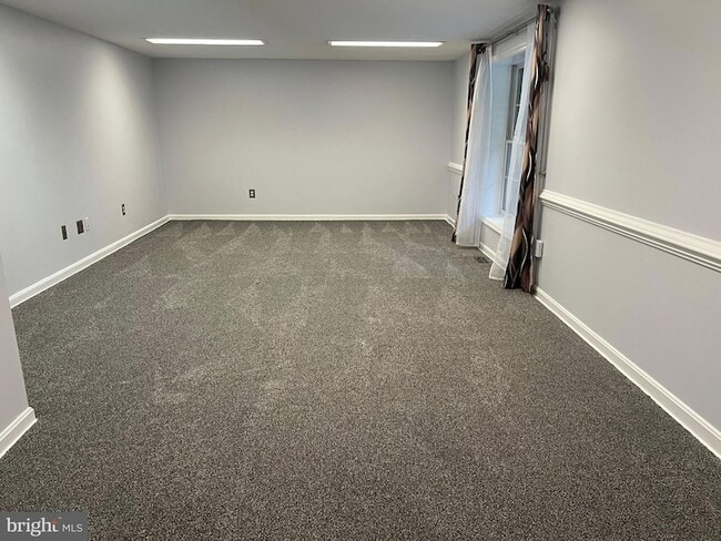 Building Photo - 216 Stern Cove