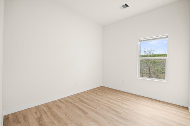 Building Photo - 9709 Pelsey St