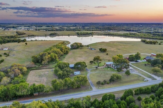 Building Photo - 18754 Farm to Market Rd 2755