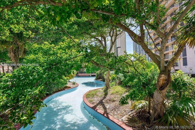 Building Photo - 210 174th St