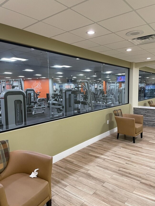 Building Photo - 2052 Cornwall C