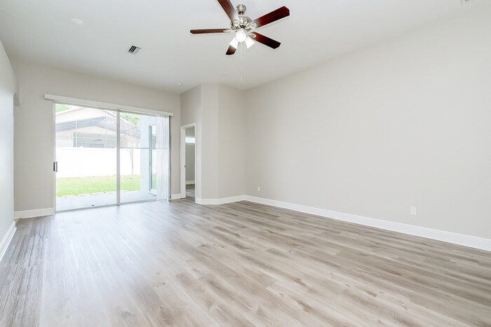 Building Photo - 2614 Vinedale Ave