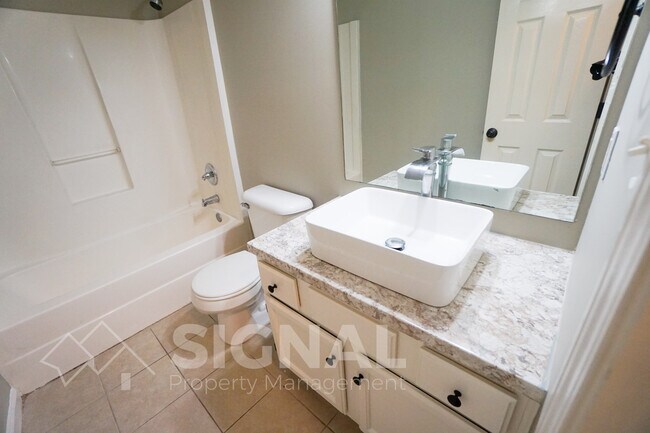 Building Photo - 112 Timberleaf Cir