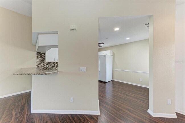 Building Photo - 803 Montrose Dr