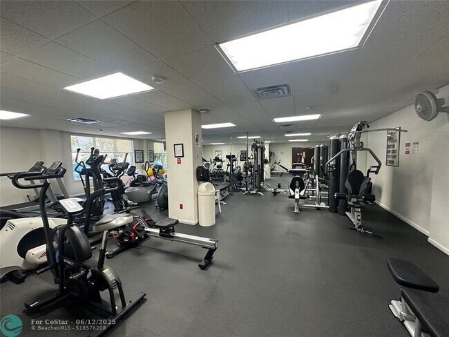 Building Photo - 3500 Galt Ocean Dr