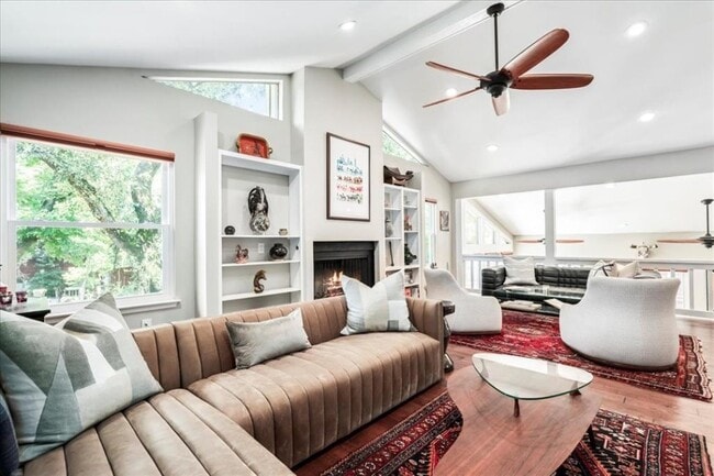 Building Photo - 7001 Danwood Dr