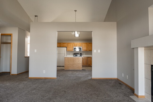 Building Photo - 7337 Collister Rd