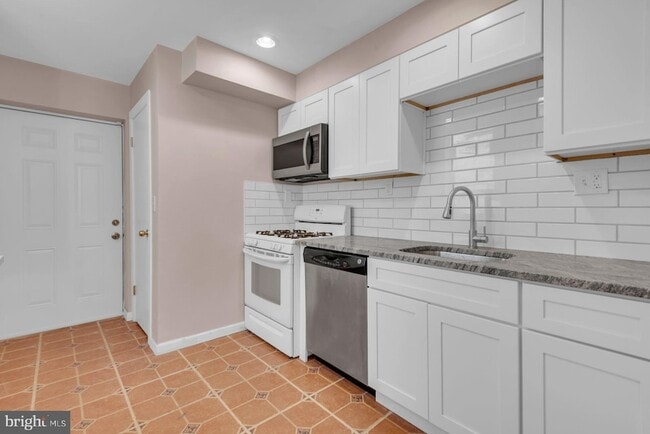 Building Photo - 1007 E Preston St