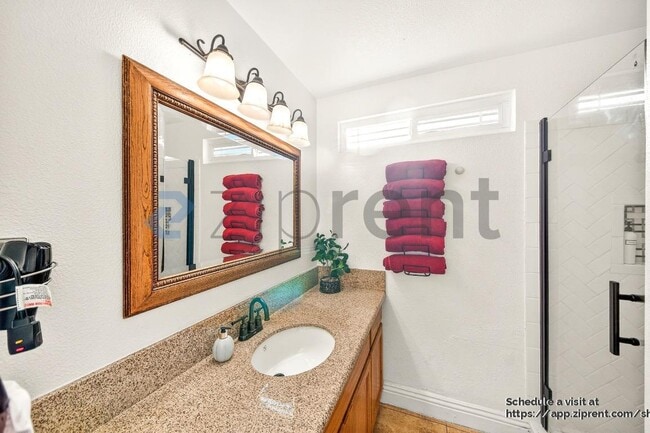 Building Photo - 1745 Buckeye St